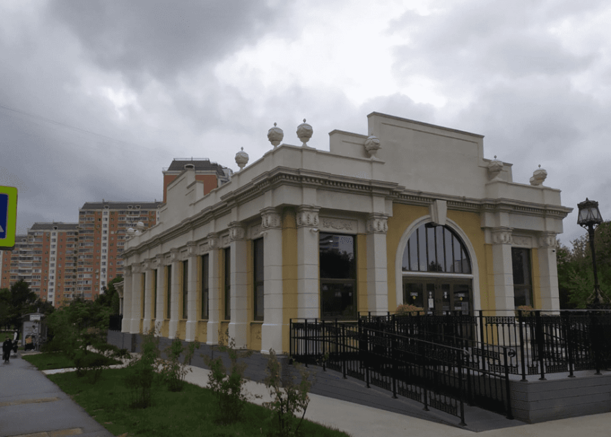 В районе Выхино-Жулебино появилась площадка для городской ярмарки на месте незаконной парковки