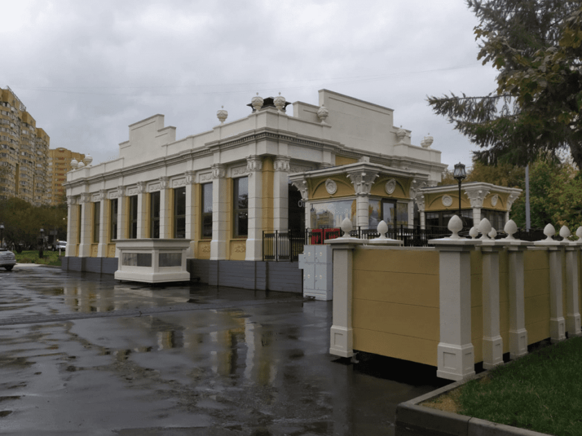 В районе Выхино-Жулебино появилась площадка для городской ярмарки на месте незаконной парковки