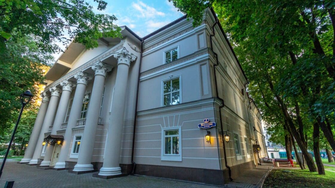 Особняк в Делегатском парке