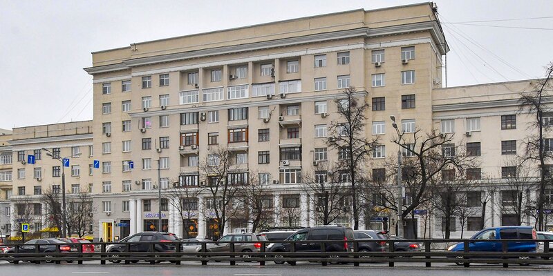 Город выставил на продажу помещение в доме Наркомтяжпрома