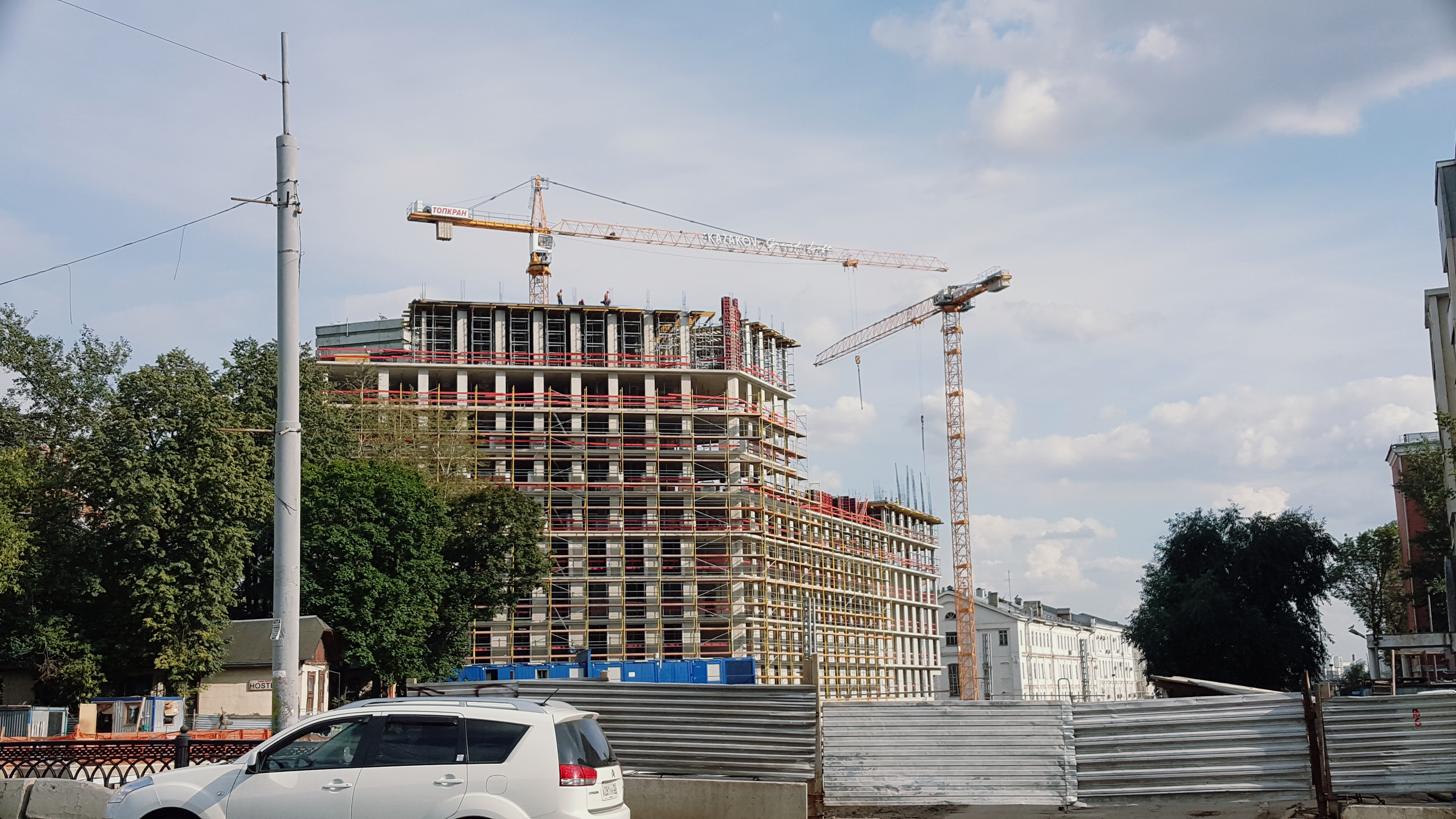 Самый большой двор-парк на рынке элитного жилья Москвы появится в километре от Кремля
