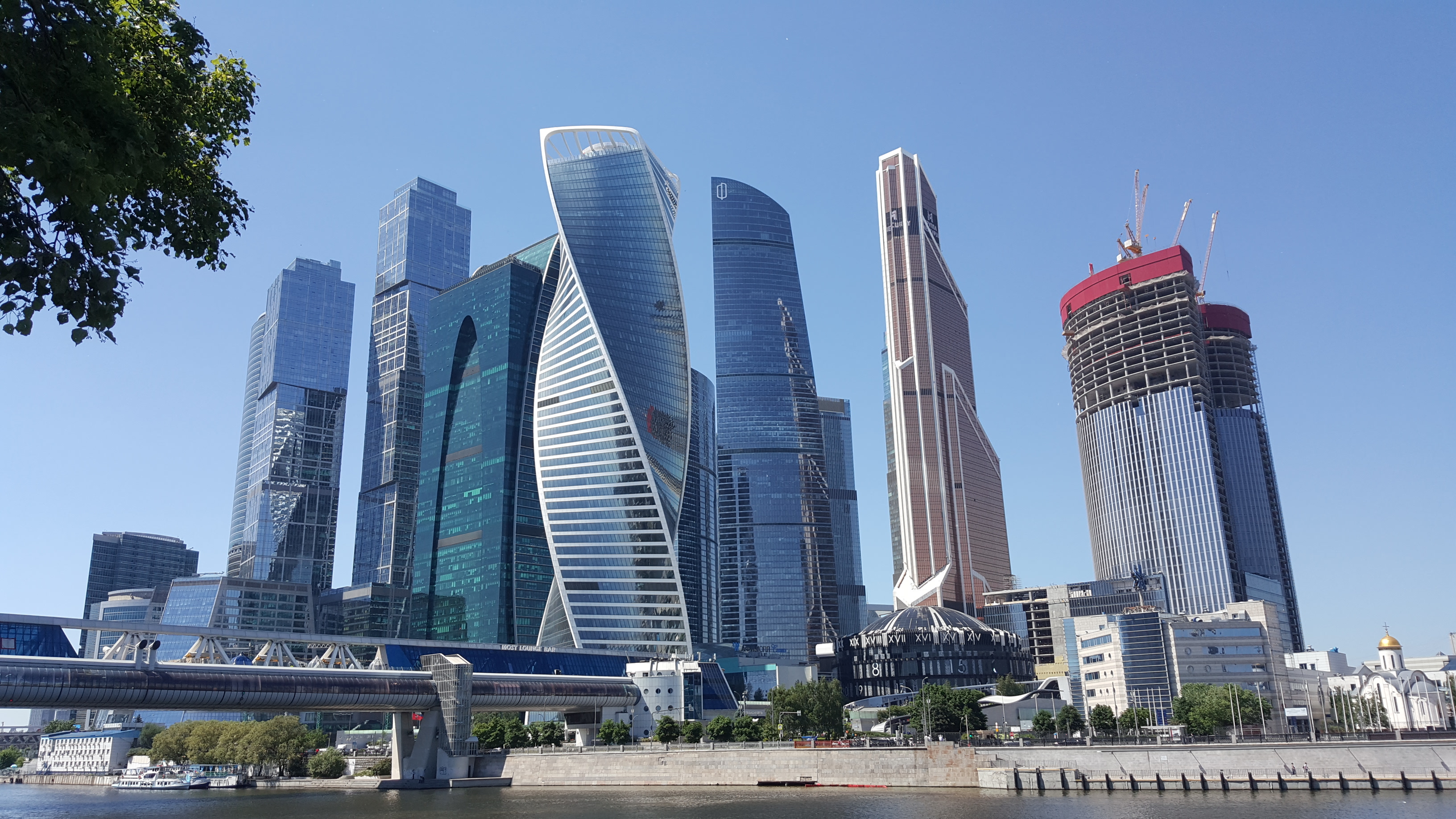 Аренда офисов в престижных районах Москвы достигла рекордных 120 тысяч рублей за квадрат в год