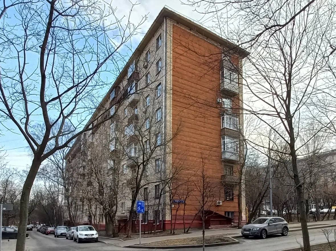 На городские торги выставили два коммерческих помещения возле метро «Университет»