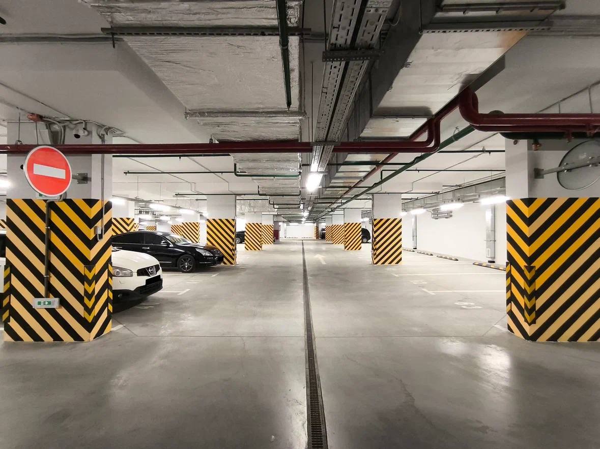 Автомобилисты могут приобрести 36 машино-мест в ВАО
