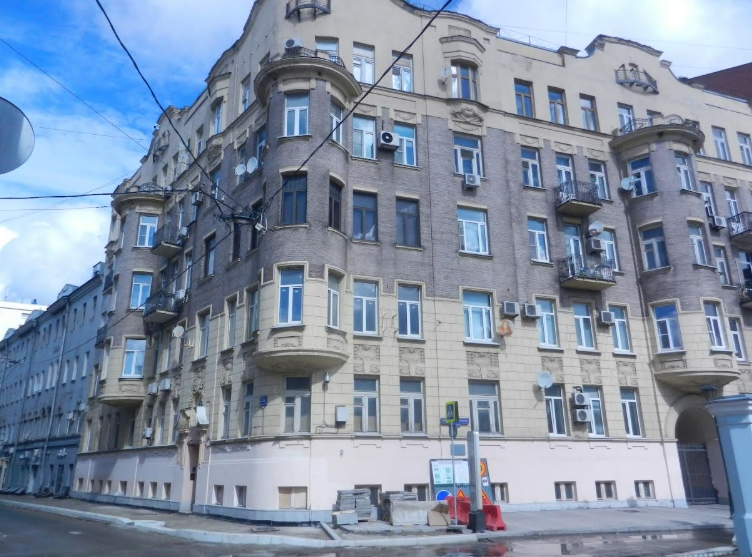 Бизнес может приобрести на торгах два помещения у станции метро «Чистые пруды»