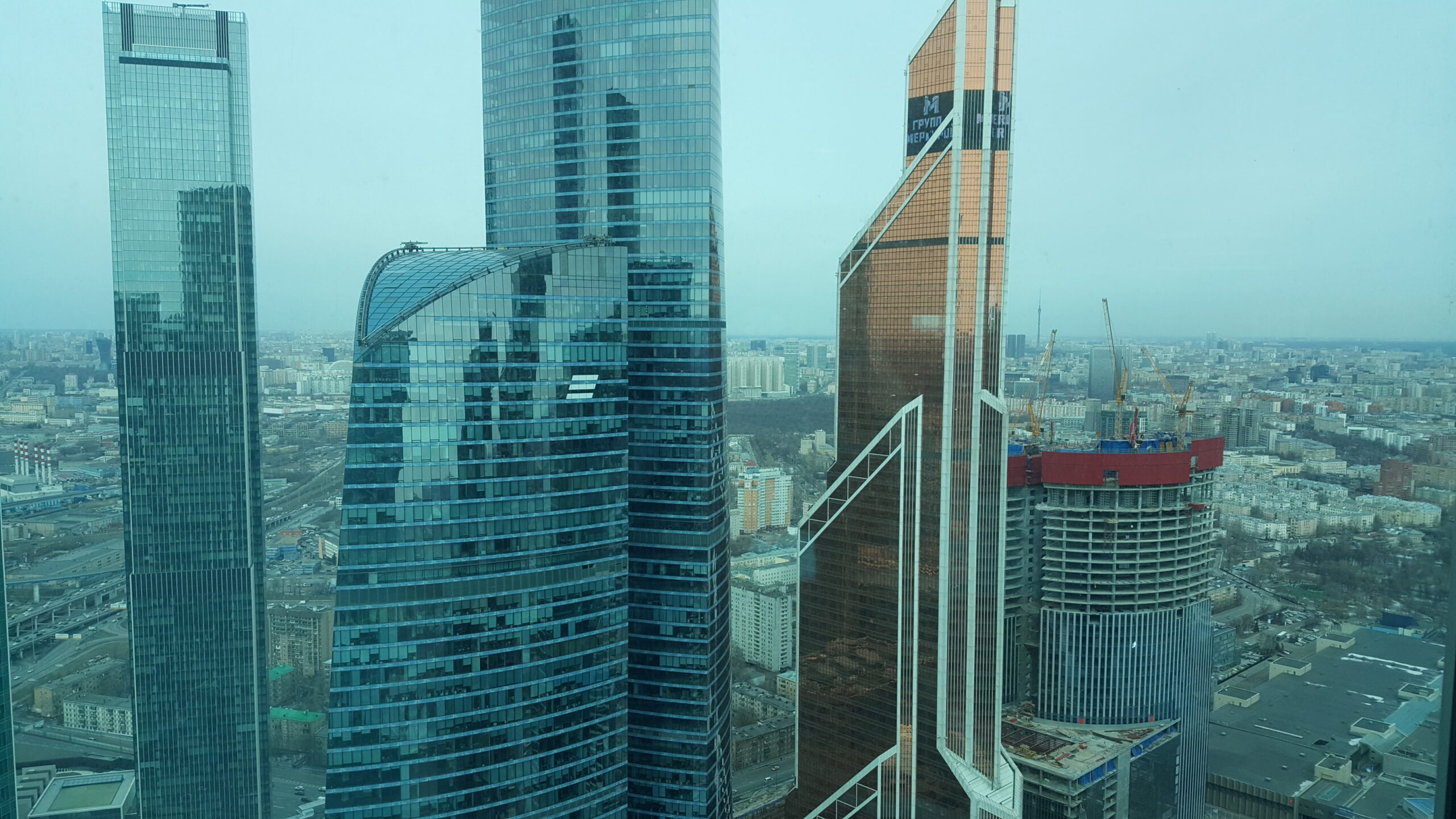 В Москва-Сити средняя цена «квадрата» офисов в готовых проектах А и B+ класса на 22,3% выше, чем в строящихся зданиях