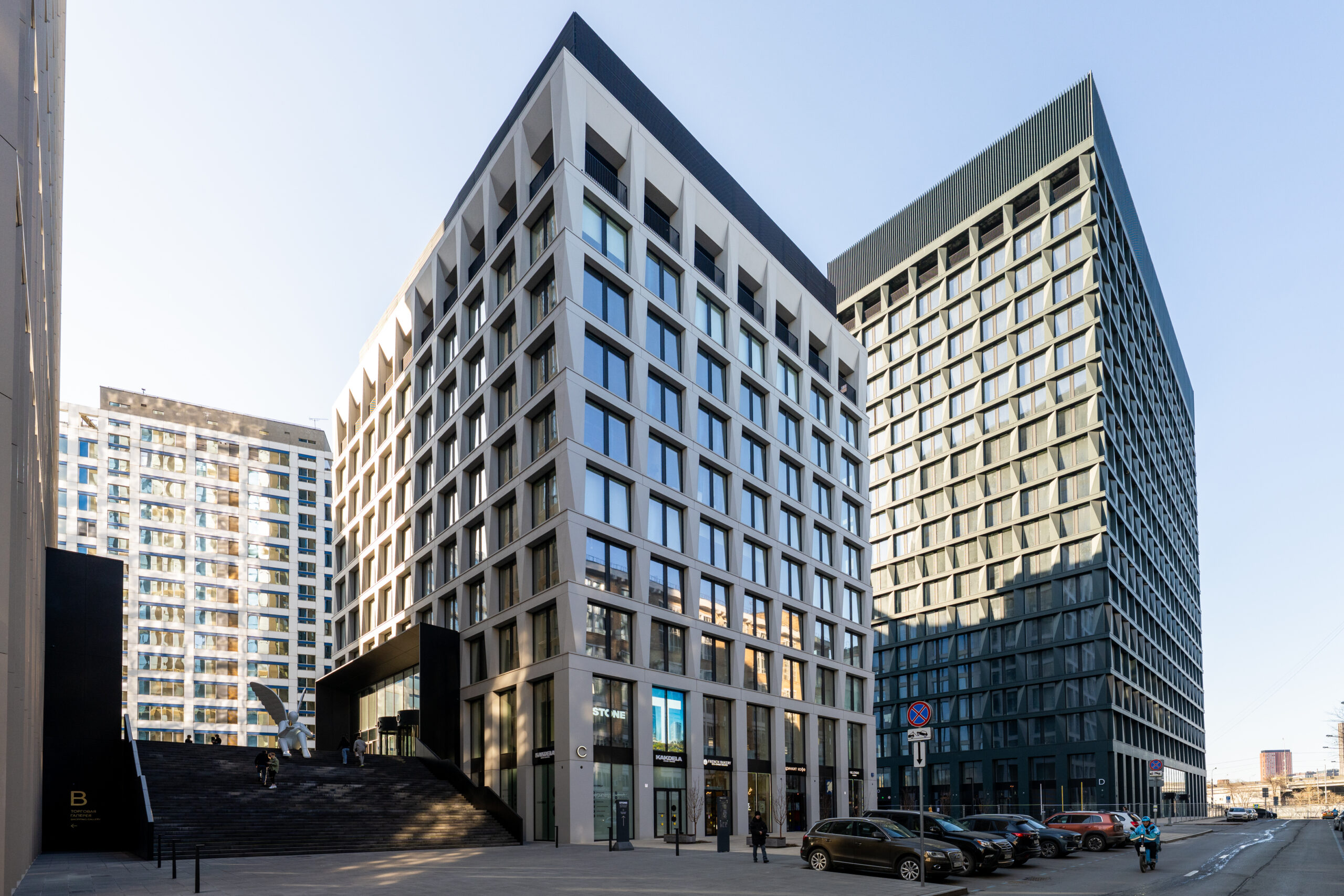 Вторая очередь STONE Towers заполнена на 80%
