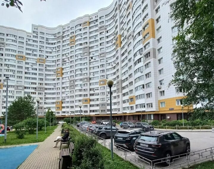 Три коммерческих помещения на улице Бутлерова выставили на торги