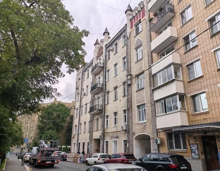 Крупное нежилое помещение в Басманном районе реализуют на городских торгах